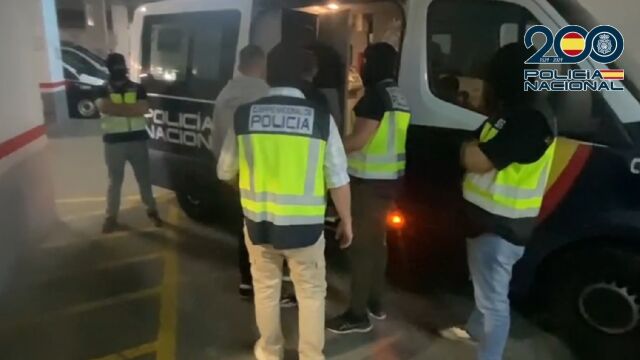Traslado de los detenidos tras la pelea