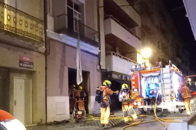 Cinco personas asistidas tras incendio en el cuadro eléctrico de un edificio en Ontinyent