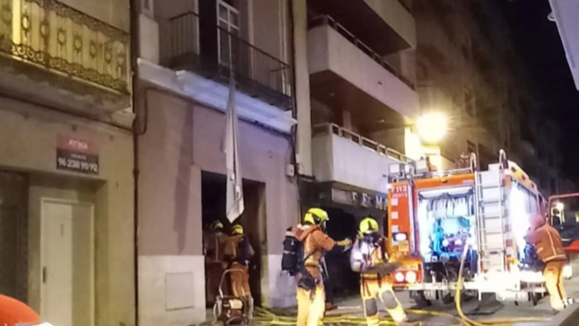 Cinco personas asistidas tras incendio en el cuadro eléctrico de un edificio en Ontinyent