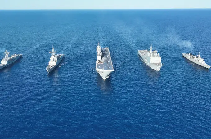 El despliegue del grupo Dédalo de la Armada reafirma el poder naval español sobre el mar