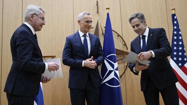 OTAN.- Finlandia contribuirá por primera vez a la misión de la OTAN en el mar Negro con ocho aviones de combate
