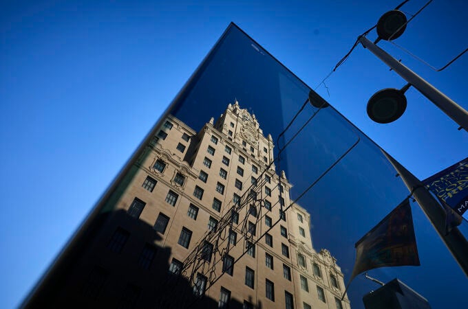 Fachada edificio Telefónica en la Gran Vía de Madrid. © Alberto R. Roldán / Diario La Razón. 23 12 2023