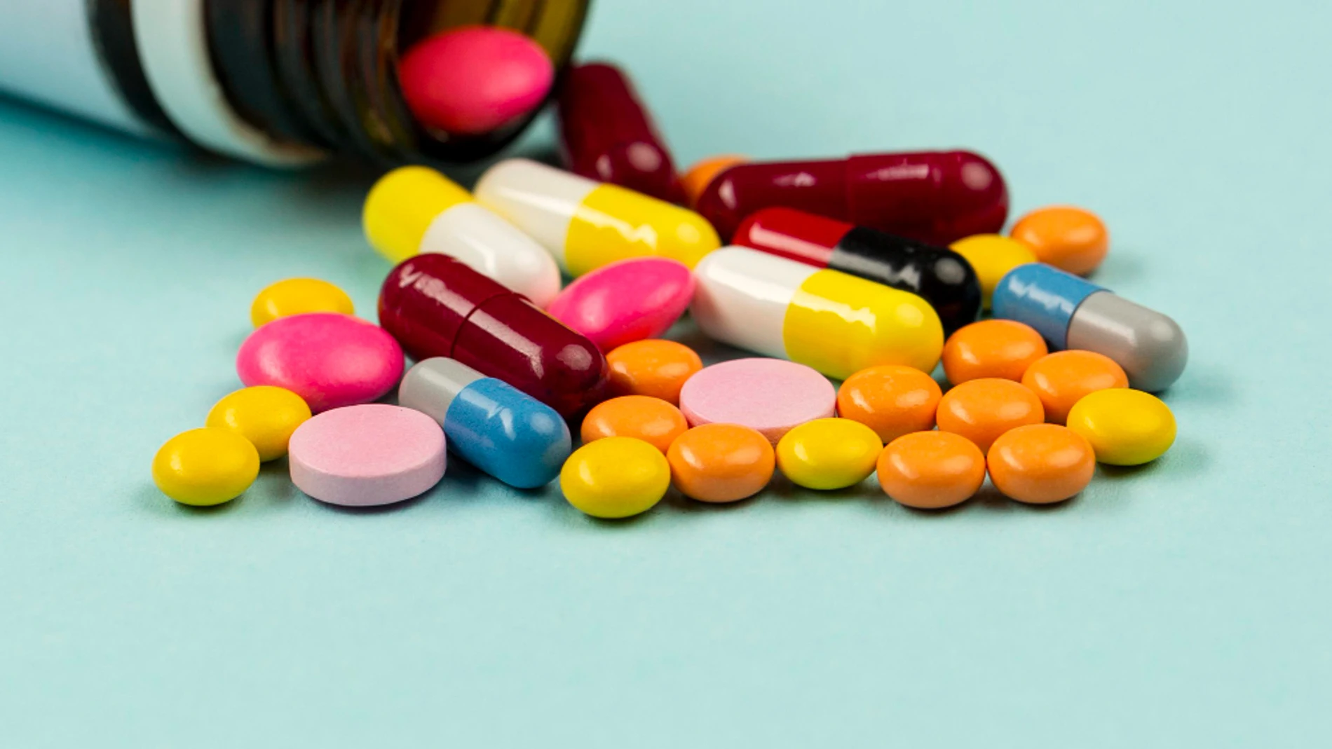 Colección de pastillas y medicamentos