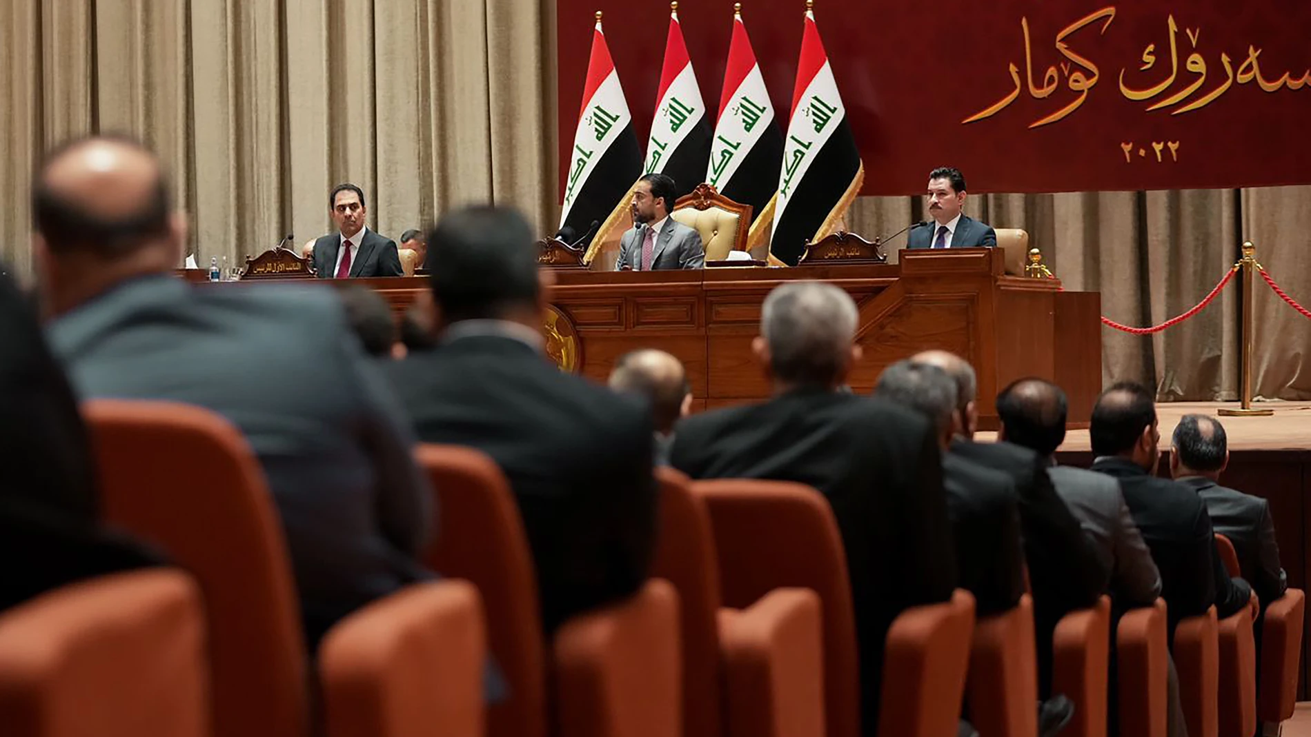 BAGHDAD, Oct. 13, 2022 -- Lawmakers attend a parliament session in Baghdad, Iraq, on Oct. 13, 2022. Iraqi lawmakers on Thursday elected Abdul Latif Rashid as the new president of Iraq, marking a crucial step toward forming a new government for the country, the parliament said. (Foto de ARCHIVO)13/10/2022