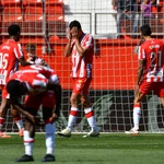 Los jugadores del Almería lamentan su descenso de categoría