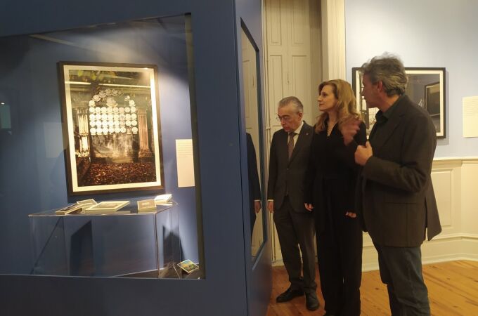 La viceconsejera Mar Sancho visita la exposición "Ciertos deslumbramientos" en el Palacio de la Isla de Burgos