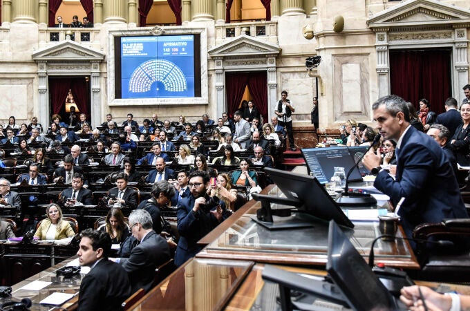 La 'ley ómnibus', impulsada por Milei, es aprobada en el Congreso argentino