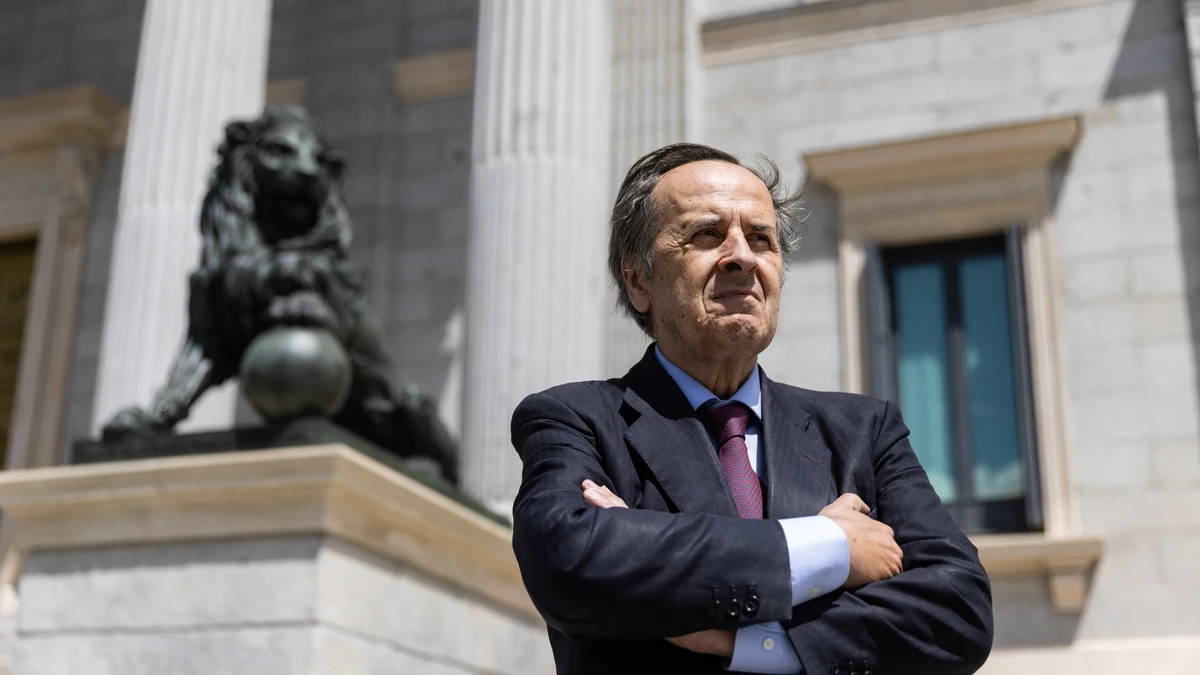 Fernández-Fontecha, letrado de mayor antigüedad en las Cortes: “Estamos en un proceso de sustitución constitucional”