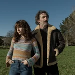 Lucía Caraballo y Luis Zahera en un escena de la miniserie "Animal salvaje"