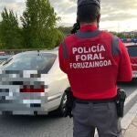 Se da a la fuga un conductor con un cuchillo, positivo en alcohol y con un menor a bordo