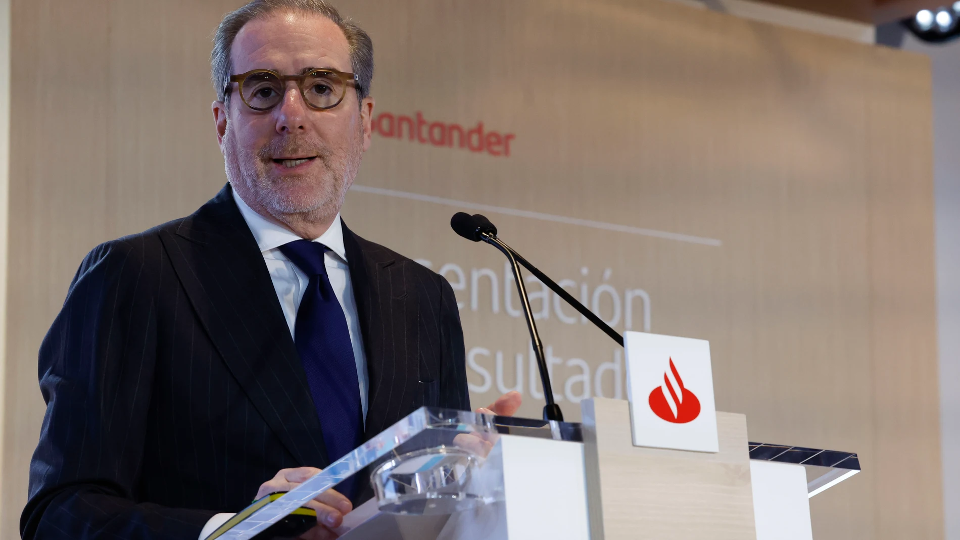 BOADILLA DEL MONTE (MADRID), 30/04/2024.- El consejero delegado del Banco Santander, Héctor Grisi, durante la publicación de los resultados del primer trimestre de la entidad bancaria este martes en la Ciudad Financiera, en Boadilla del Monte, Madrid. EFE/ Zipi Aragon