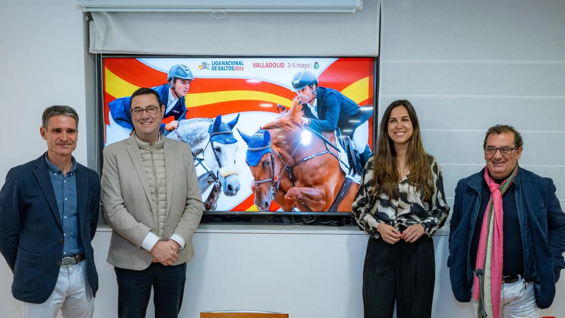 La concejala de Turismo, Eventos y Marca Ciudad, Blanca Jiménez; el diputado provincial de Deportes y Juventud, Francisco Javier González; el director de Comunicación y Relaciones Institucionales de Caja Rural de Zamora, Narciso Prieto, y el director del Comité Organizador, Fernando Pérez, presentan la competición