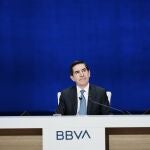 El presidente de BBVA, Carlos Torres Vila, durante una Junta General de Accionistas del BBVA, en el Palacio de Euskalduna de Bilbao, a 15 de marzo de 2024, en Bilbao, Vizcaya, País Vasco (España). BBVA ha celebrado hoy su junta de accionistas, donde ha sometido a votación el nombramiento de dos consejeros y el reparto de un dividendo de 0,39 euros por acción. 15 MARZO 2024;BBVA;ACCIONISTAS;CONSEJEROS;DIVIDENDO;ACCIÓN H.Bilbao / Europa Press 15/03/2024