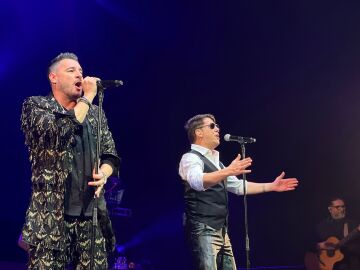 El duo gaditano Andy y Lucas actuaron ayer en el Cartuja Center Cite de Sevilla en su gira de despedida "Los últimos acordes"