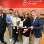 La alcaldesa de Burgos, Cristina Ayala, presenta el Concurso Nacional de Danza