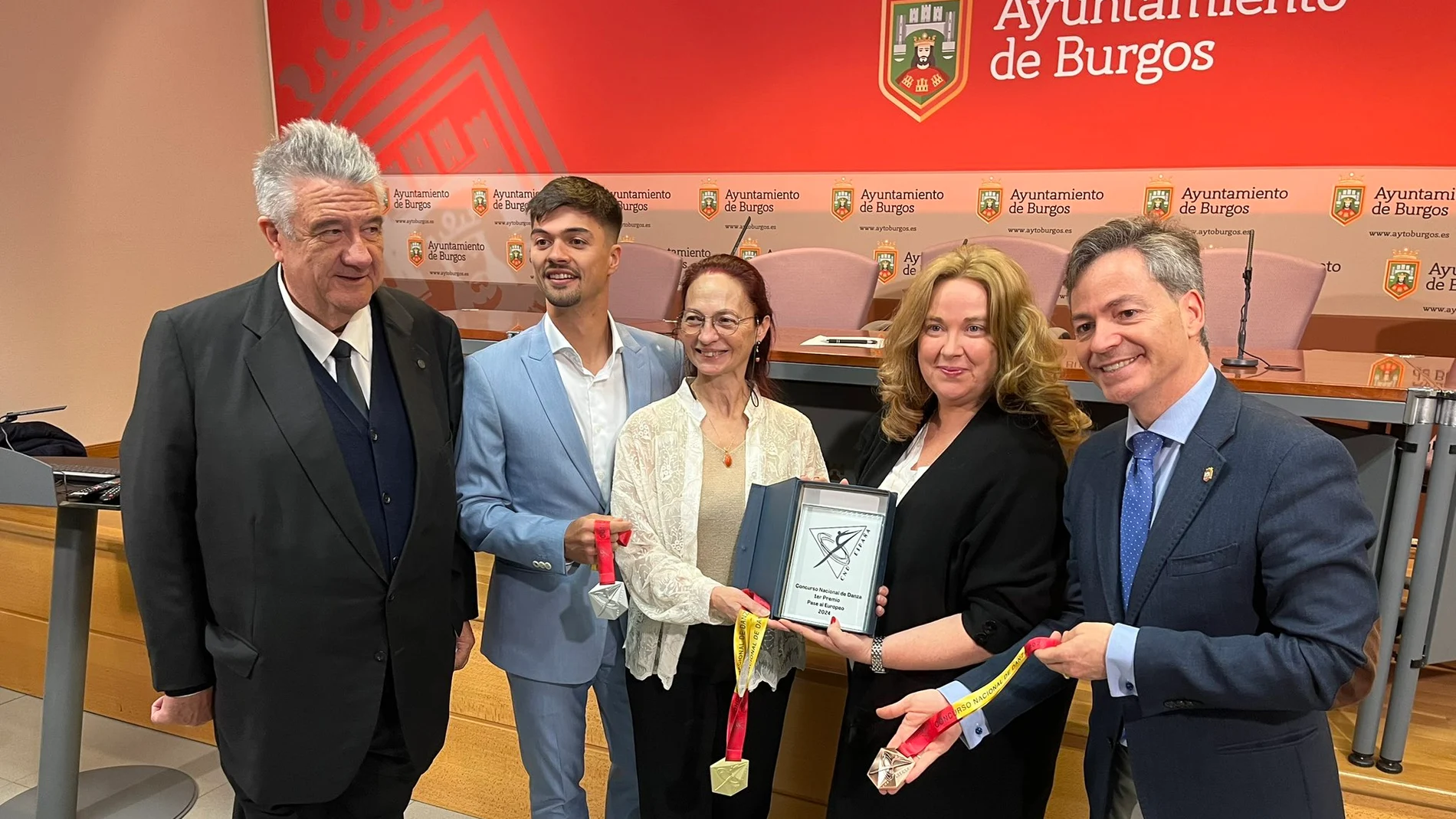 La alcaldesa de Burgos, Cristina Ayala, presenta el Concurso Nacional de Danza
