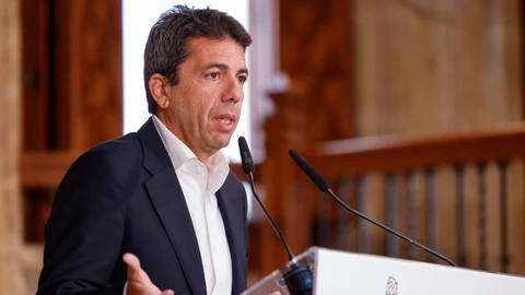 El president de la Generalitat, Carlos Mazón, durante la presentación de la nueva orden de ayudas a las entidades colaboradoras de protección y defensa de los animales de compañía