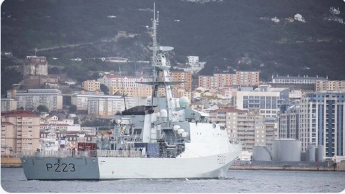 Disparos de fogueo de un buque militar inglés en la base de Gibraltar