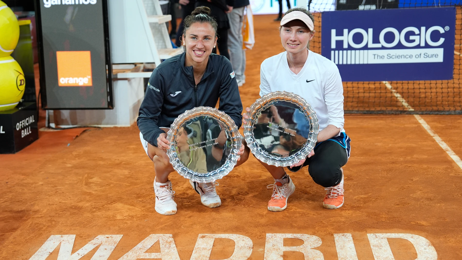 Sara Sorribes y Cristina Bucsa se coronan campeonas del dobles femenino del Mutua Madrid Open OSCAR J. BARROSO/AFP7/EUROPA PRESS 05/05/2024 ONLY FOR USE IN SPAIN