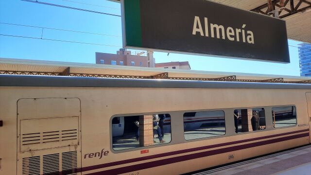 Almería, marginada con la frecuencia de trenes