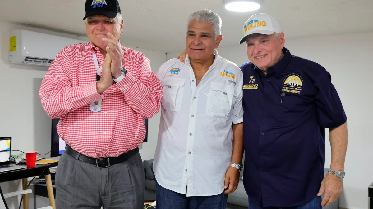 El principal aspirante a la presidencia de Panamá visita al exmandatario Ricardo Martinelli, asilado en la Embajada de Nicaragua