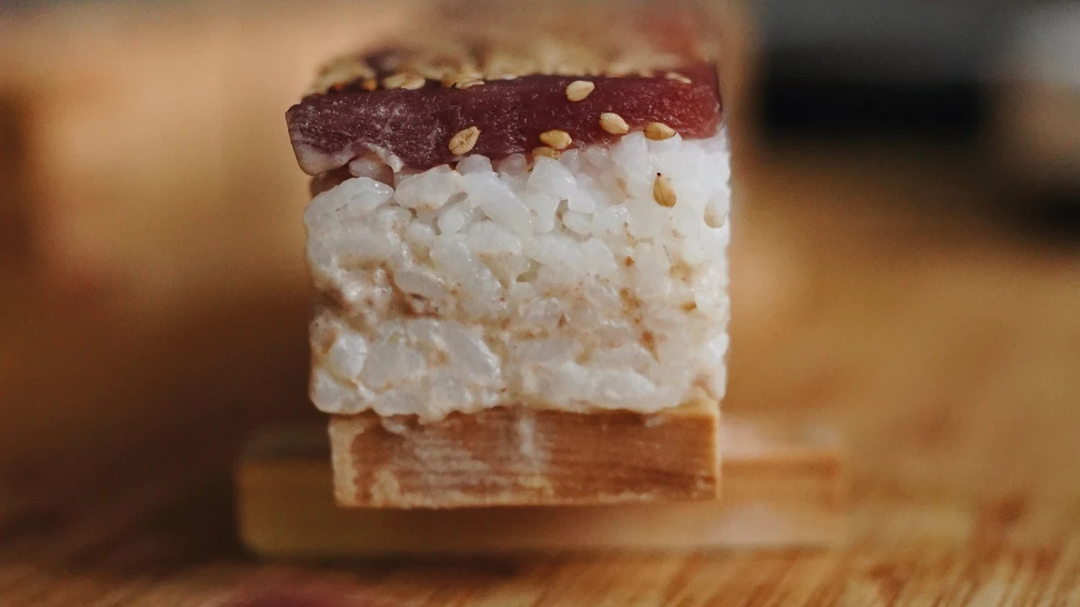 “Hakozushi de atún y mantequilla de dátil”, la receta más sencilla del auténtico sushi japonés por Pablo Albuerne
