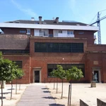 La biblioteca Clarà que ocupa el lugar en el que estaba el taller-museo del escultor
