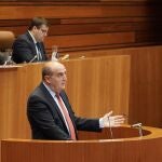 Tomás Quintana, procurador del Común, interviene en las Cortes