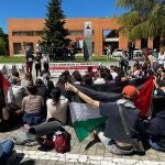 Estudiantes de las universidades madrileñas inician una acampada indefinida para exigir el fin del conflicto en Gaza