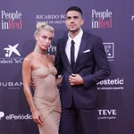 Marc Bartra y Jessica Goicoechea, puro derroche de amor en la Gala People In Red
