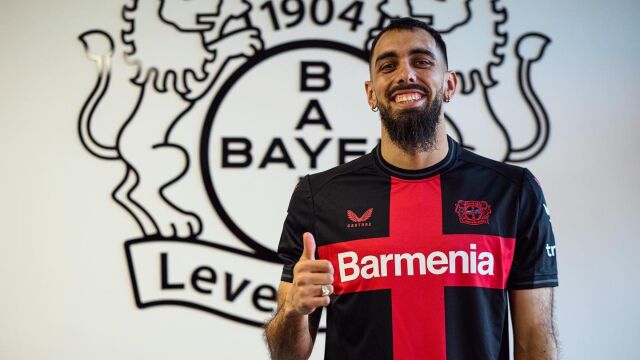 Borja Iglesias con el Bayer Leverkusen