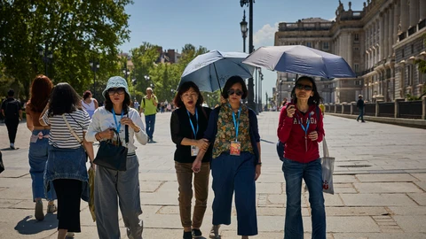 Turistas extranjeros por el centro de Madrid