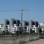 MADRID.-La Comunidad prepara la nueva ley que permitirá este año transformar oficinas en viviendas de alquiler