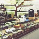 Interior de la pastelería que protagoniza el polémico despido 