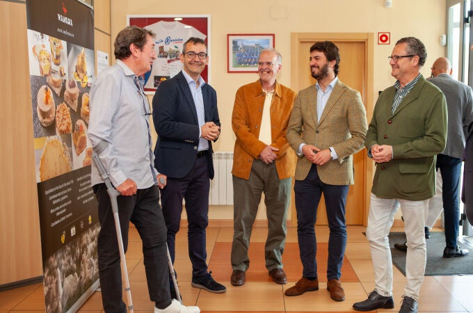 El vicepresidente Juan García-Gallardo visita, junto al consejero Gerardo Dueñas, una empresa agroalimentaria de Soria
