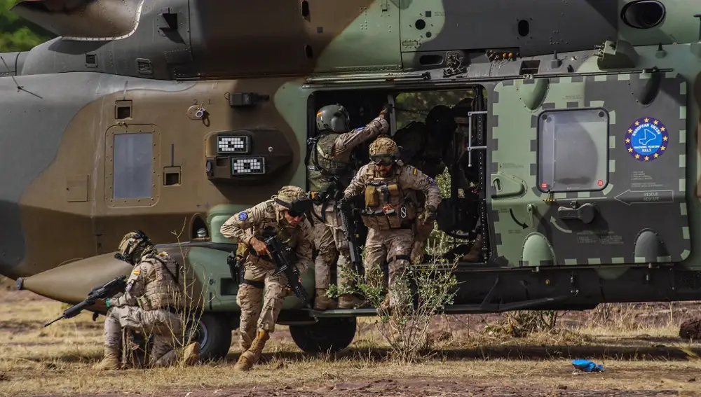 España desplegó una unidad de helicópteros en Mali
