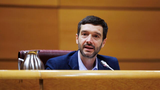  El ministro de Derechos Sociales, Consumo y Agenda 2030, Pablo Bustinduy, interviene en la Comisión del Senado para informar de las líneas generales de su departamento.