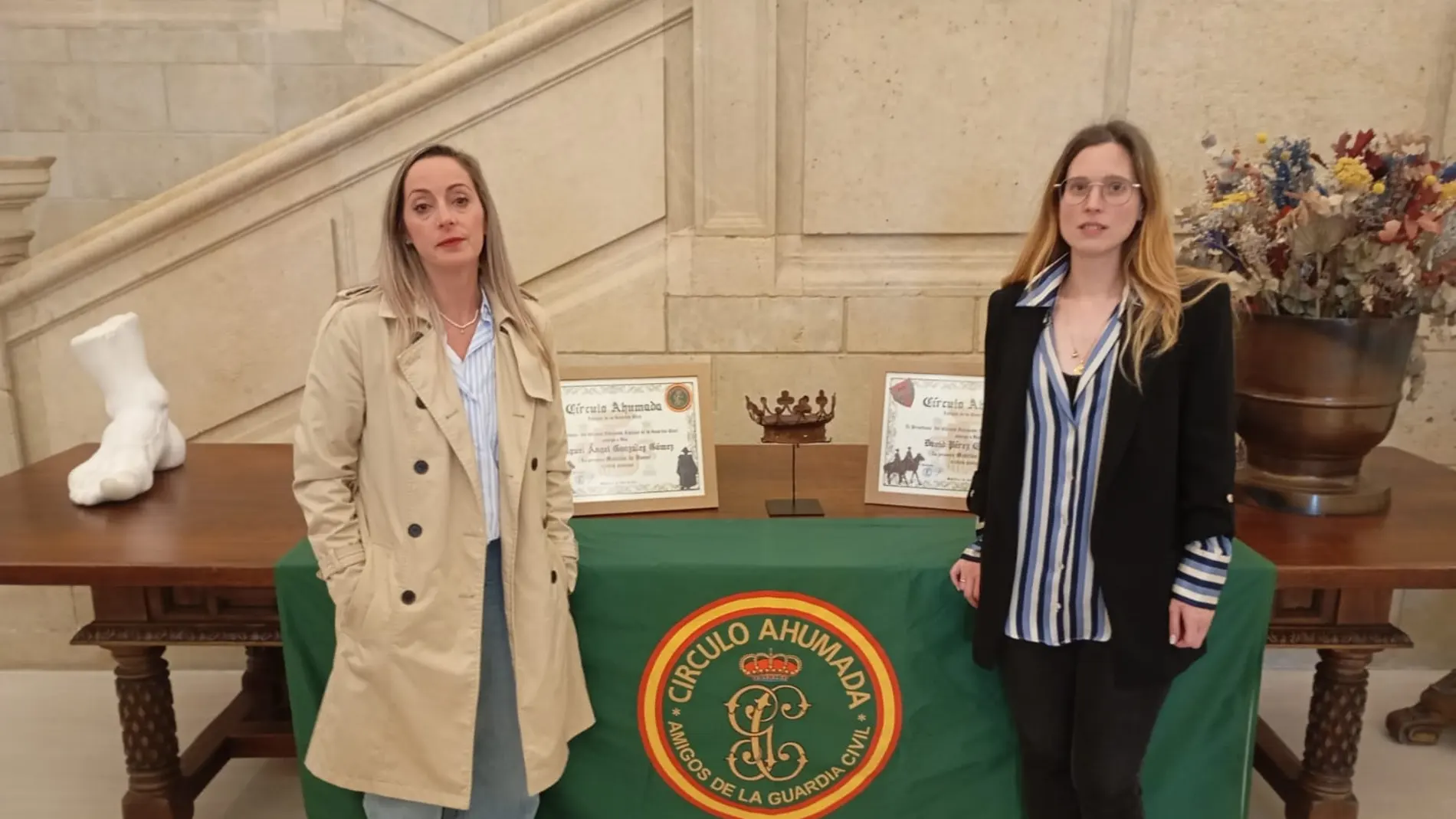 Las dos mujeres, en el acto de entrega de fondos