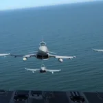 Los cuatro Eurofighter sobrevuelan la base de Rota
