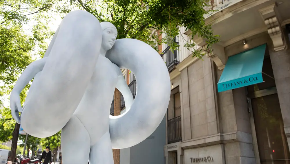 III Edición de Madrid Luxury Art de exposición de esculturas al aire libre en la Calle Ortega y Gasset. © Jesú