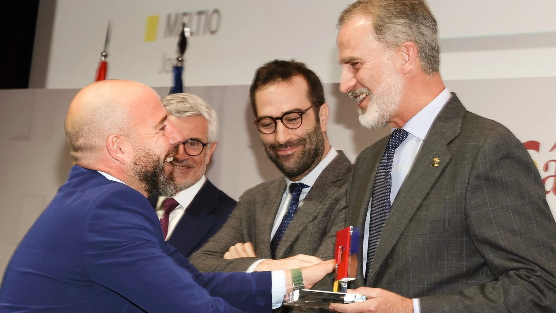 El Rey Felipe VI hace entrega del trofeo a la Pyme del Año 2023 a Meltio, la empresa jienense con un método pionero de impresión 3D de metal.