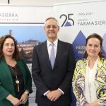 Raquel Brunete, Tomás Olleros y Ana Ortiz, de Farmasierra