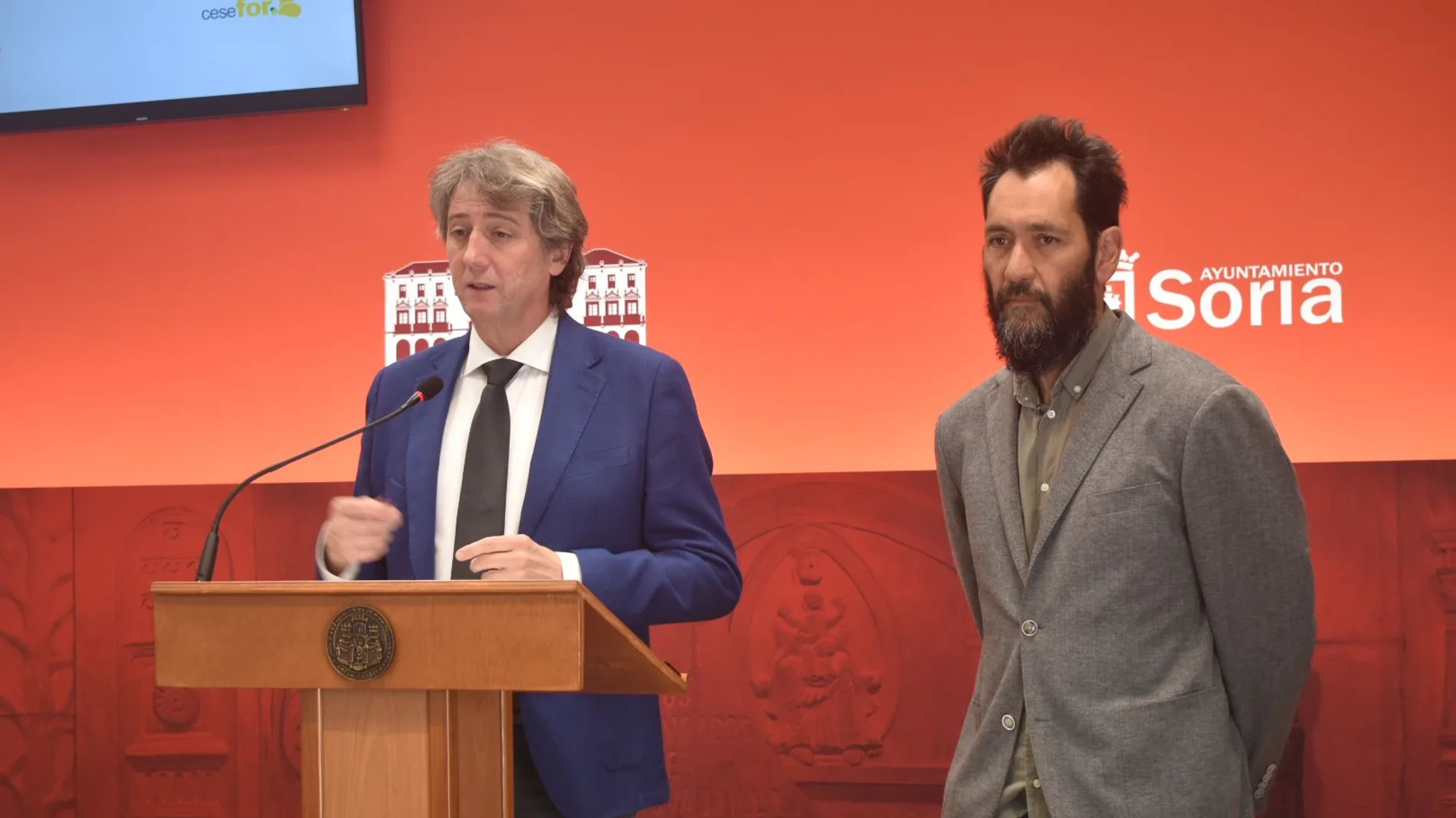 El alcalde de Soria, Carlos Martínez y el director de la Fundación Cesefor, Pablo Sabín firman convenio para crear el primer Observatorio de Datos Ambientales del país