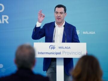 El presidente de la Junta de Andalucía y del PP-A, Juanma Moreno, en la clausura de la Unión Intermunicipal del PP en Málaga