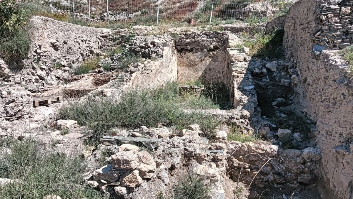 Un cerro con tres mil años de Historia aún por descubrir en Adra