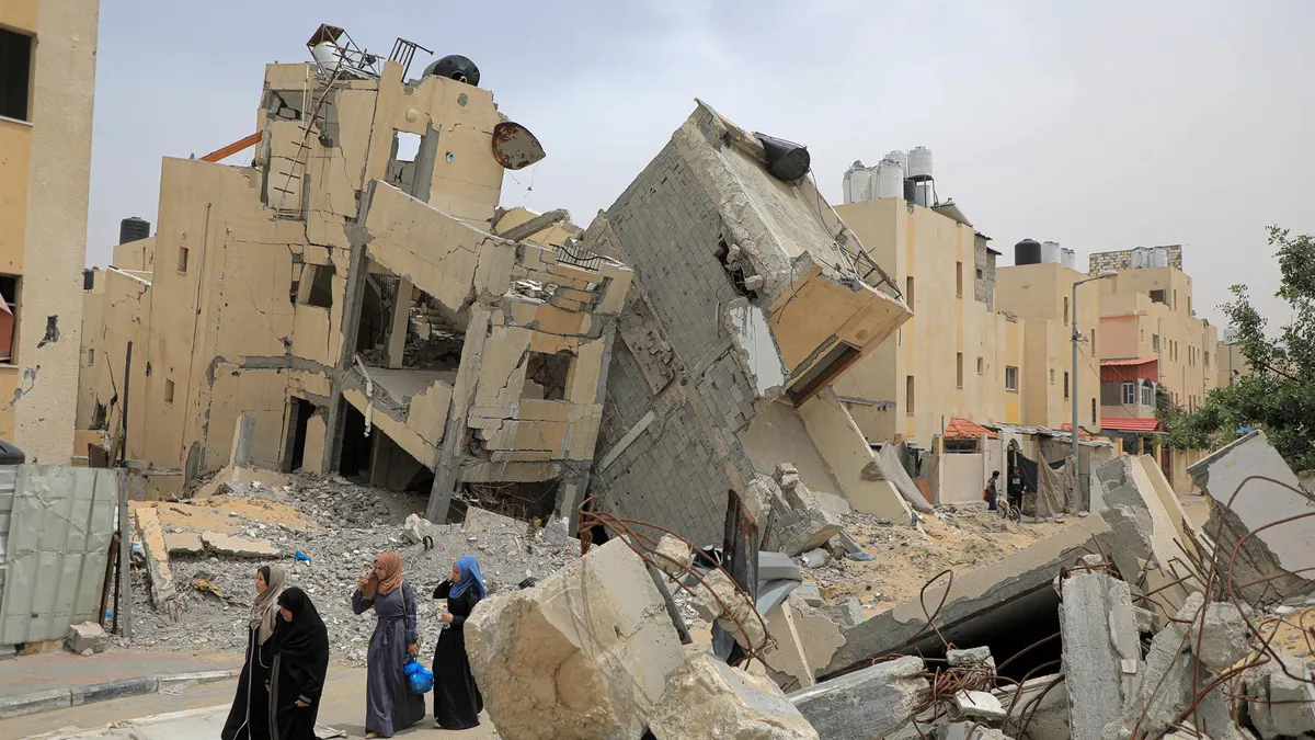 Al menos doce muertos, entre ellos un periodista, en varios bombardeos israelíes sobre la Franja de Gaza
