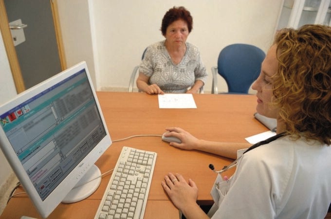 El Servicio Andaluz de Salud está inmerso en una Oferta Pública de Empleo dirigida a los facultativos que finalizan en mayo su formación