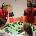 Actividades de Cruz Roja Juventud con niños y niñas hospitalizados en Valladolid