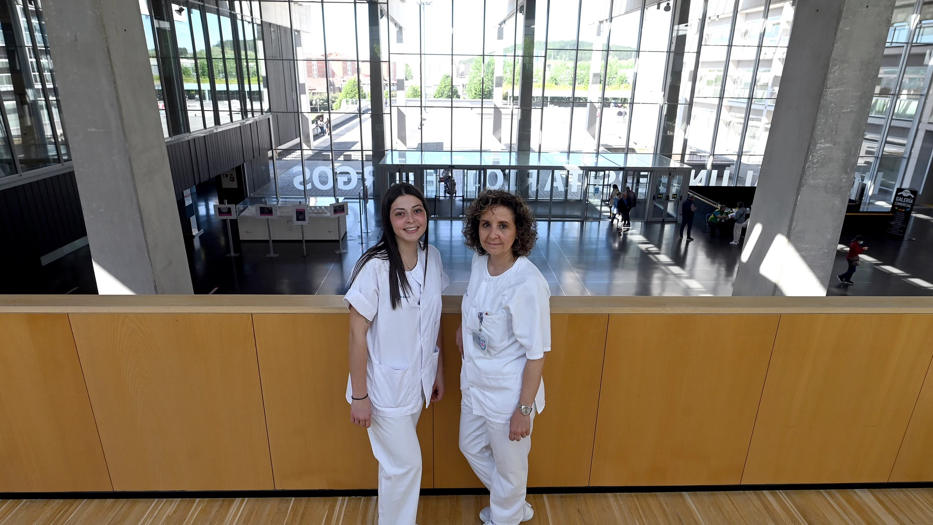 Dos enfermeras del Hospital Universitario de Burgos