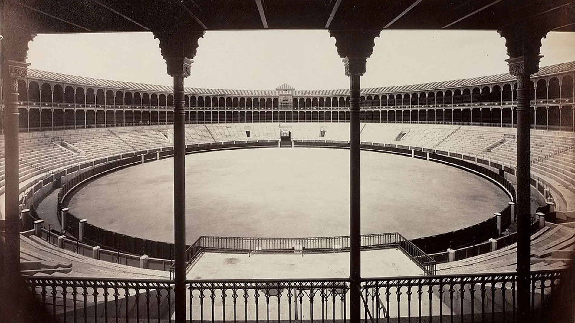 Interior de la plaza de toros de Goya